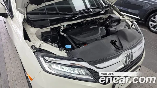 2018 Honda Odyssey 3.5 Sold VIN 5KBRL6880JB600624 – interior seats