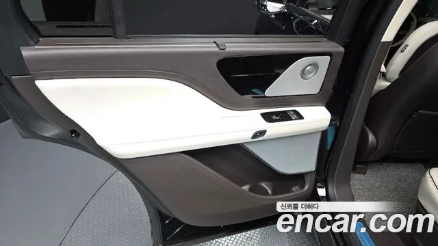 2021 Lincoln Aviator 2nd Gen 3.0 Black Label AWD Sold VIN 5LM5J9XC0MGL01252 – trunk area 2021 Lincoln Aviator 2nd Gen 3.0 Black Label AWD Sold VIN 5LM5J9XC0MGL01252 – trunk area