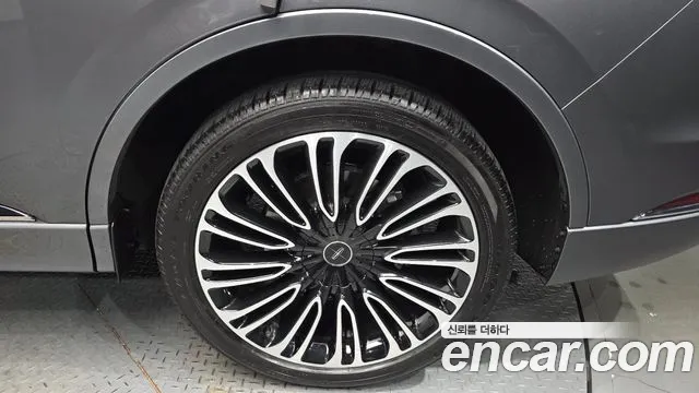 2025 Lincoln Aviator 2nd Gen 3.0 Black Label Awd Sold VIN 5LM5J9XCXSGL13793 – front exterior