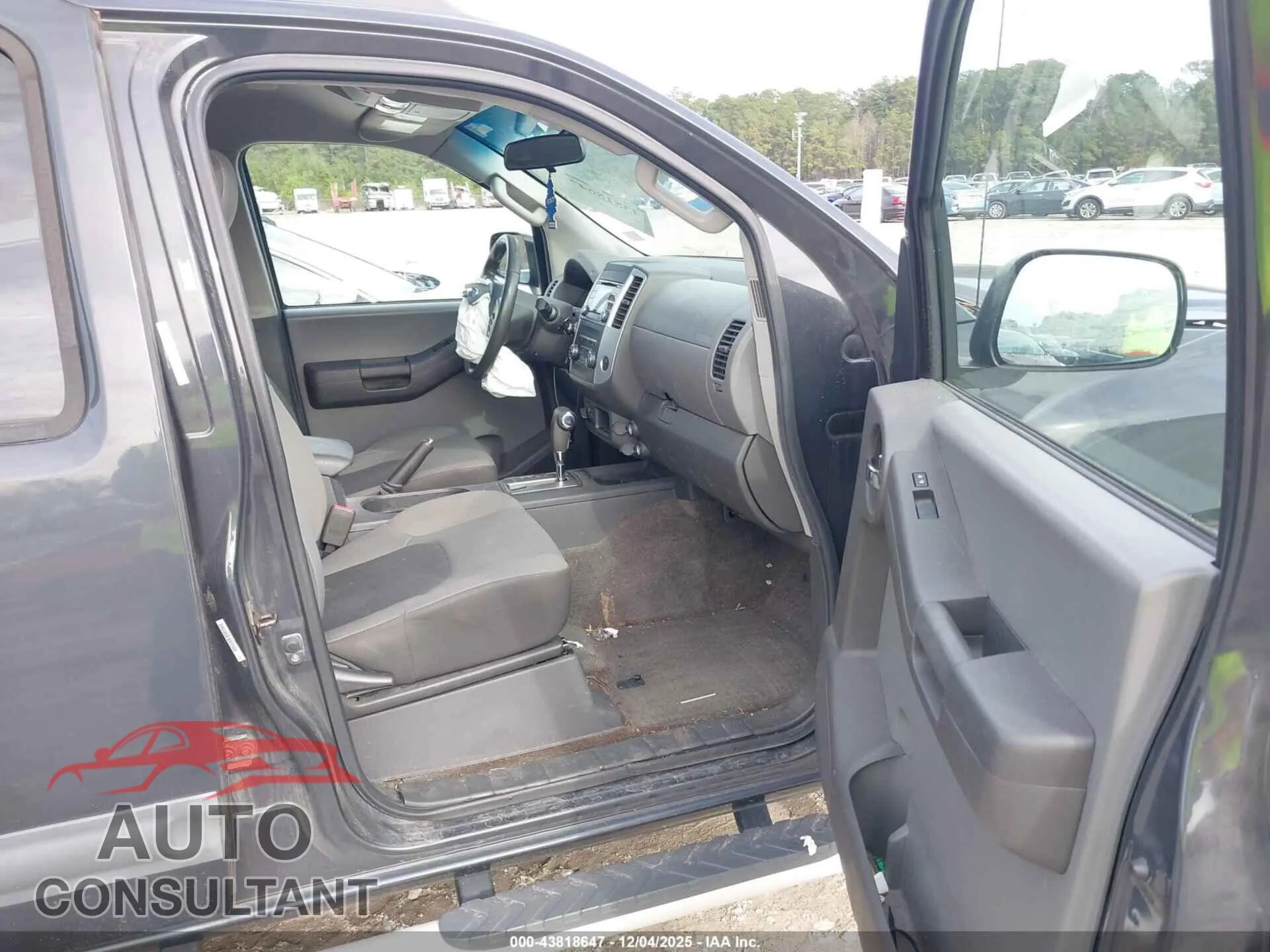 2014 NISSAN XTERRA Damaged VIN 5N1AN0NW3EN807427 – interior seats