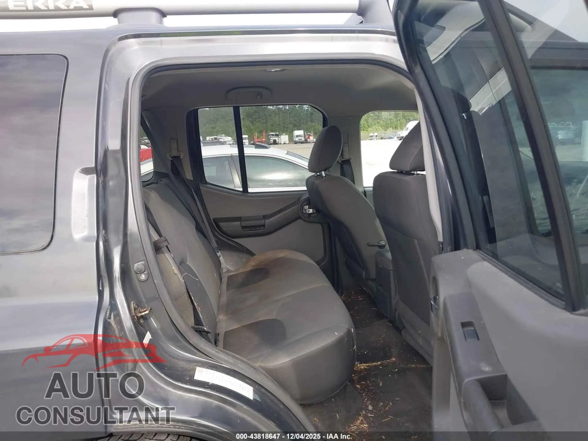 2014 NISSAN XTERRA Damaged VIN 5N1AN0NW3EN807427 – undercarriage