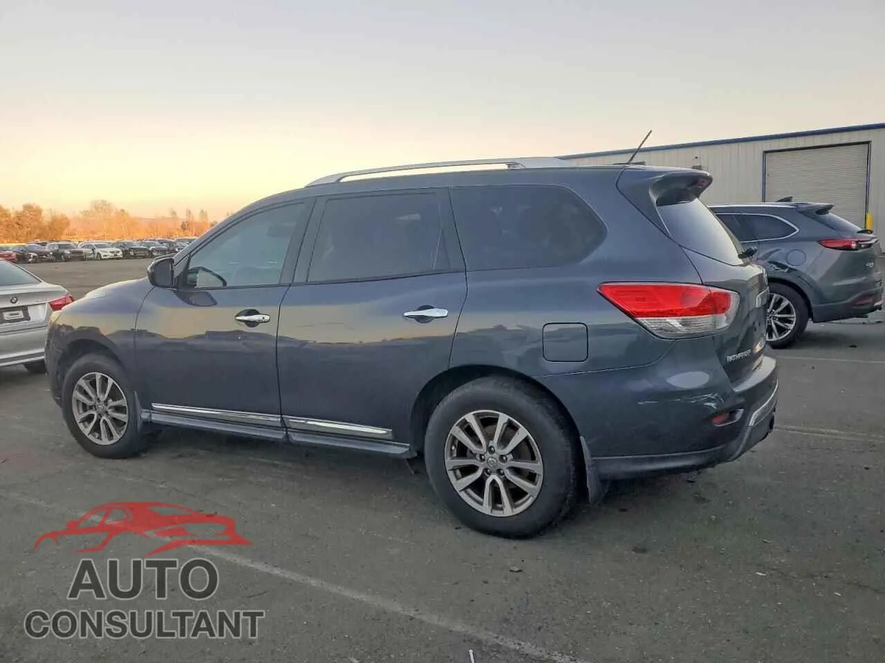 2014 NISSAN PATHFINDER Damaged VIN 5N1AR2MM1EC643817 – rear exterior