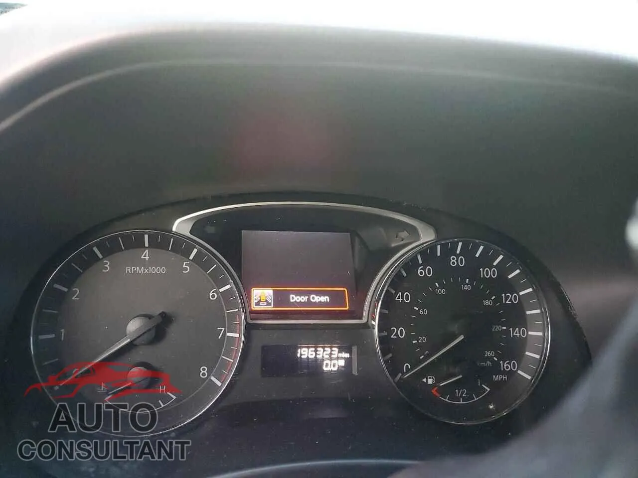 2014 NISSAN PATHFINDER Damaged VIN 5N1AR2MM1EC643817 – trunk area