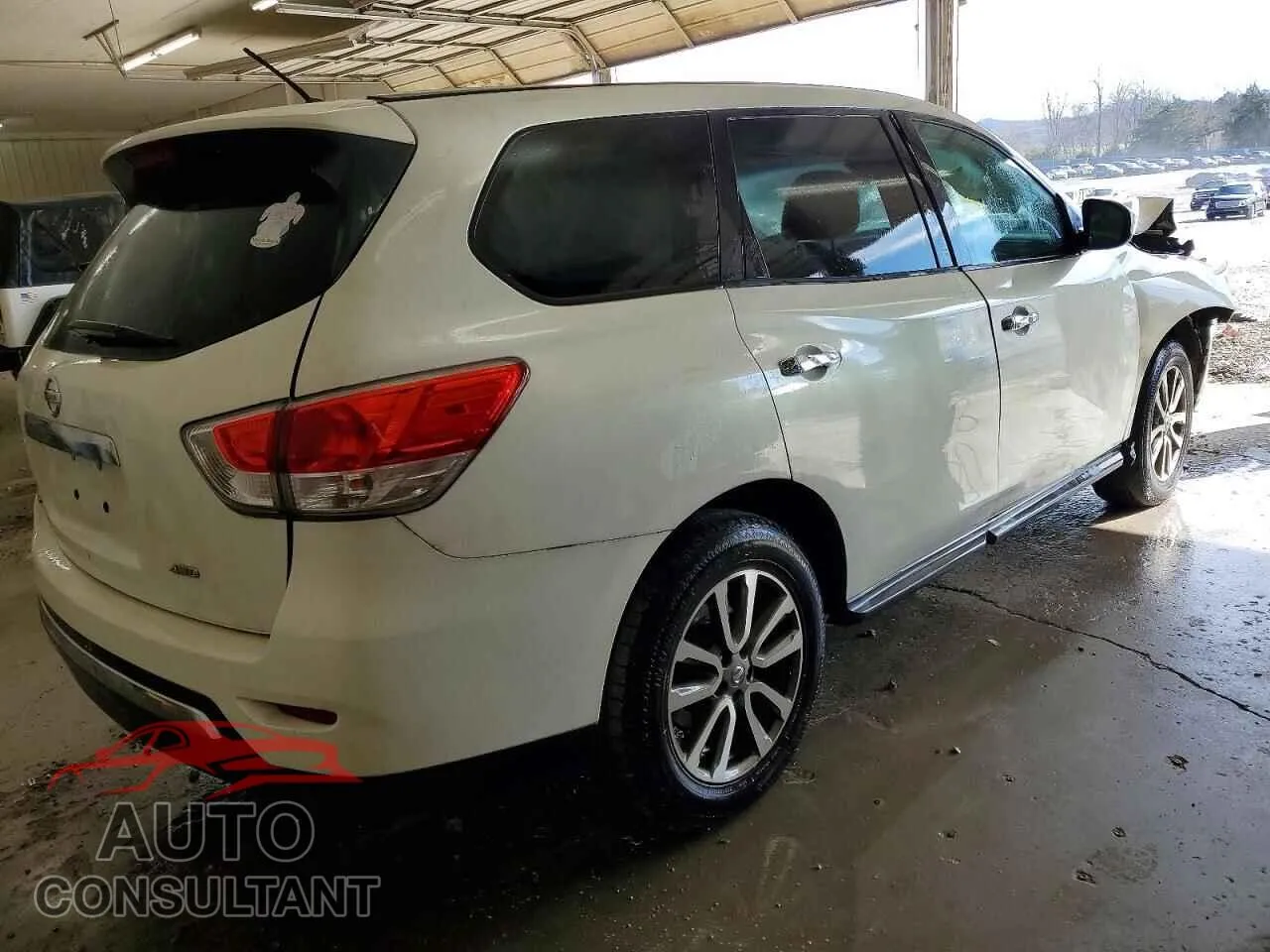 2013 NISSAN PATHFINDER Damaged VIN 5N1AR2MM4DC635323 – side profile