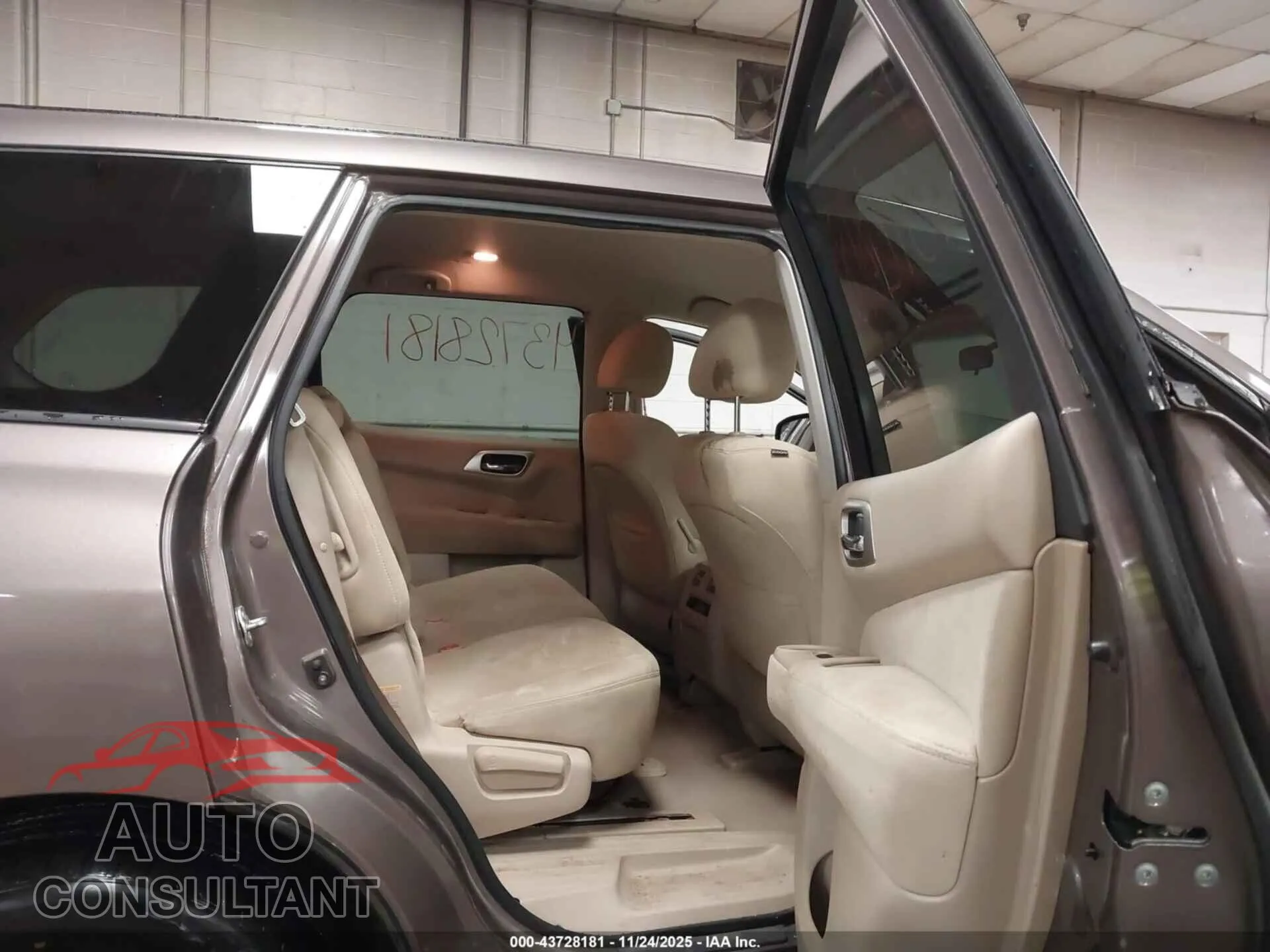 2014 NISSAN PATHFINDER Damaged VIN 5N1AR2MM7EC610241 – undercarriage 2014 NISSAN PATHFINDER Damaged VIN 5N1AR2MM7EC610241 – undercarriage
