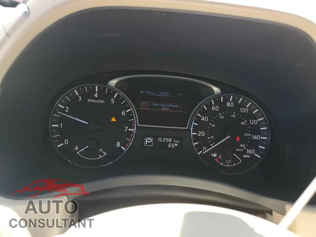 2013 NISSAN PATHFINDER Damaged VIN 5N1AR2MM8DC640055 – trunk area