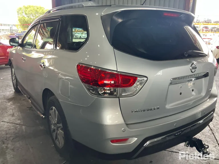 2015 Nissan Pathfinder Used VIN 5N1AR2MN1FC645903 – photo 27