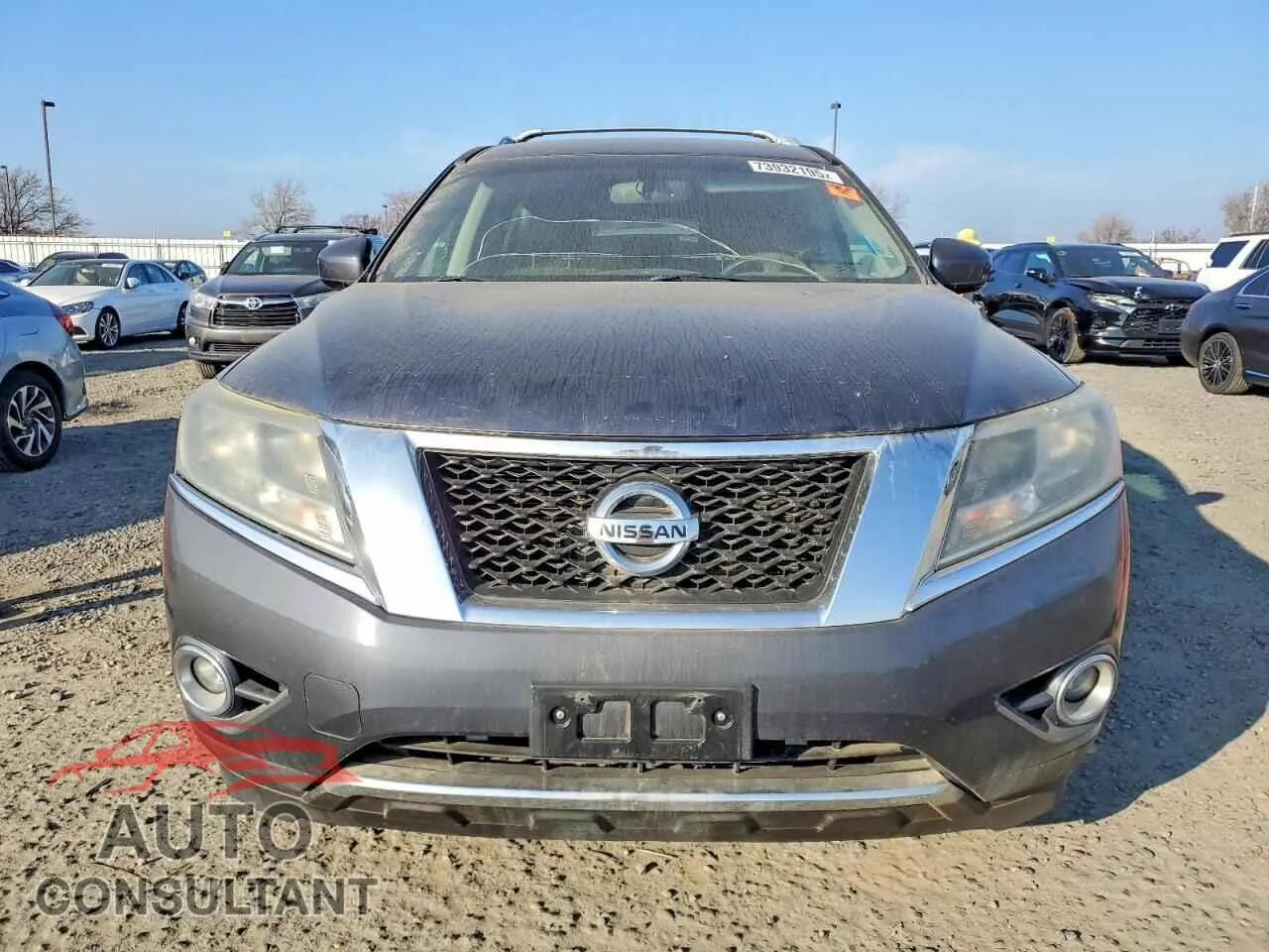 2014 NISSAN PATHFINDER Damaged VIN 5N1AR2MN7EC604111 – interior seats