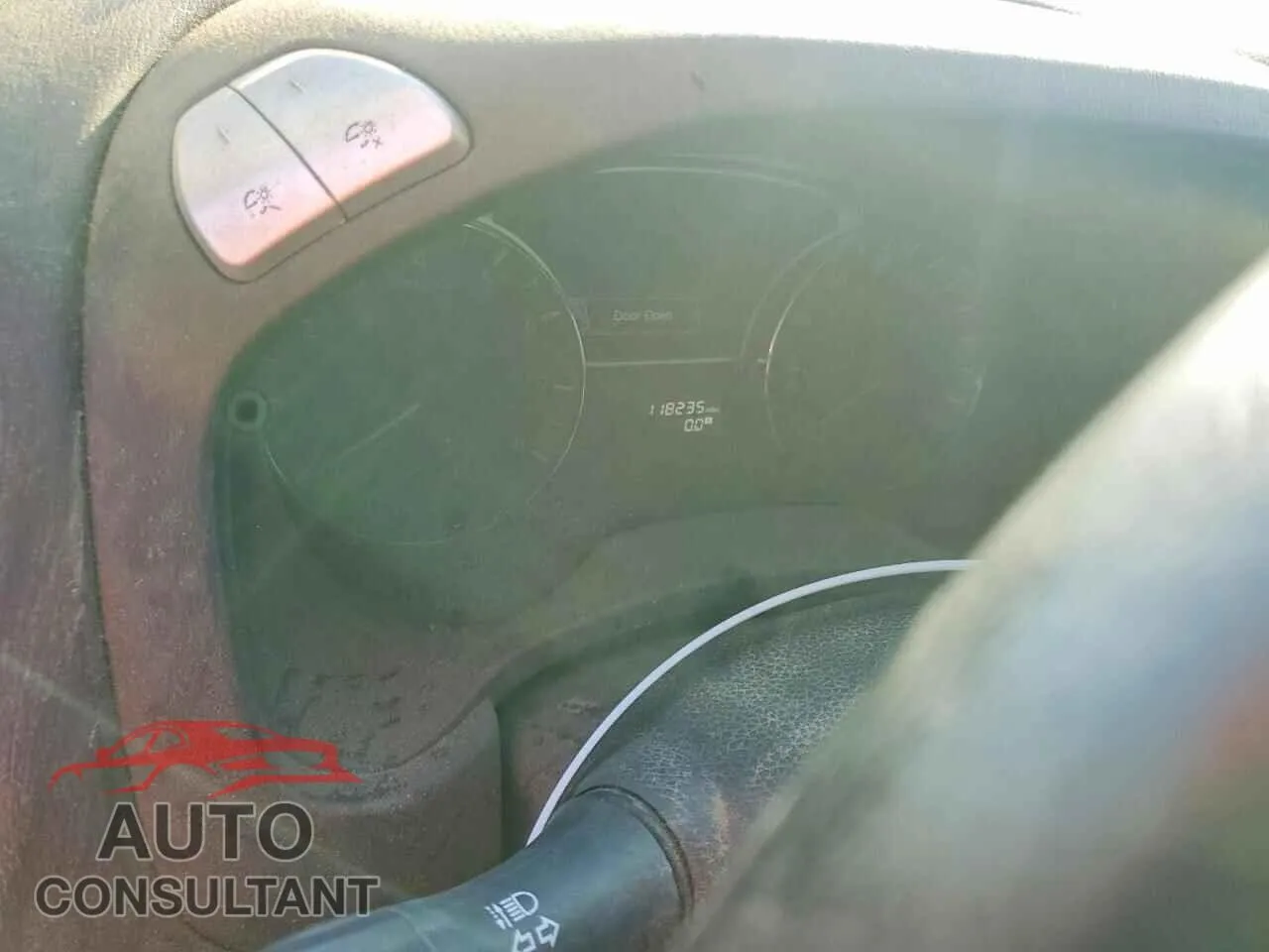 2014 NISSAN PATHFINDER Damaged VIN 5N1AR2MN7EC604111 – trunk area