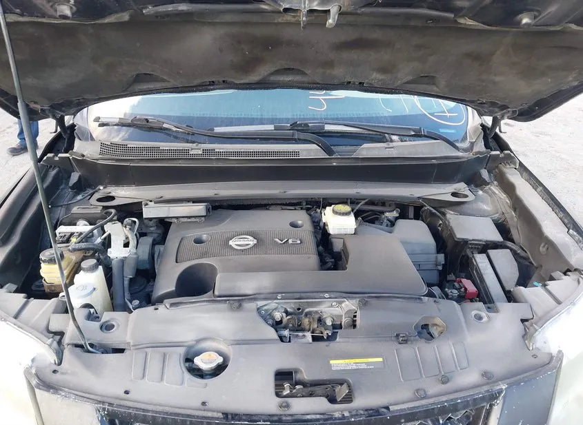 2016 NISSAN Pathfinder Used VIN 5N1AR2MN9GC660876 – trunk area