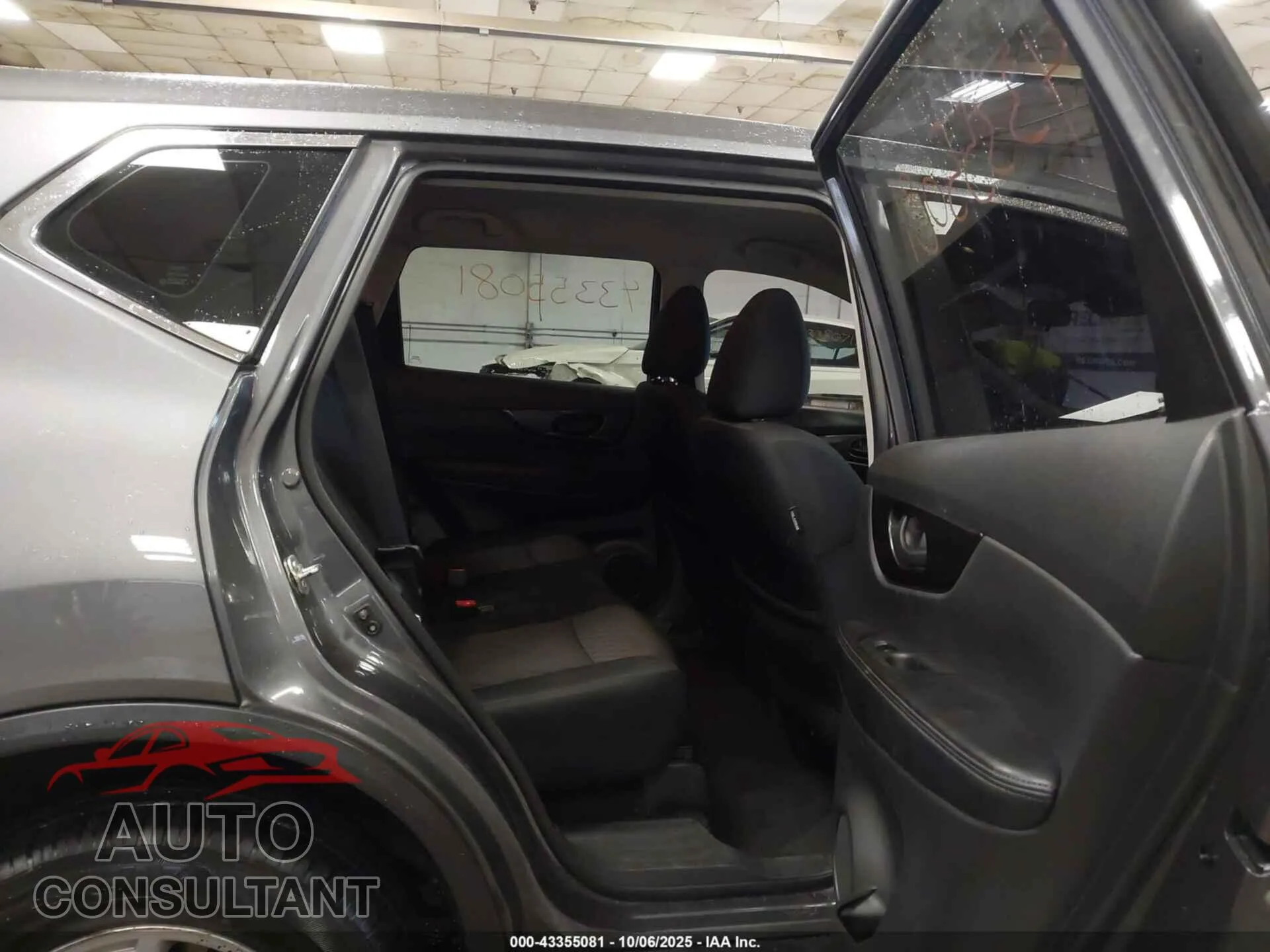 2019 NISSAN ROGUE Damaged VIN 5N1AT2MV3KC781090 – undercarriage