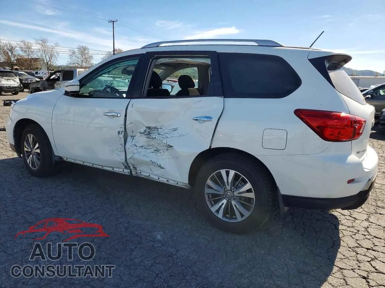 2017 NISSAN PATHFINDER Damaged VIN 5N1DR2MM6HC633284 – rear exterior
