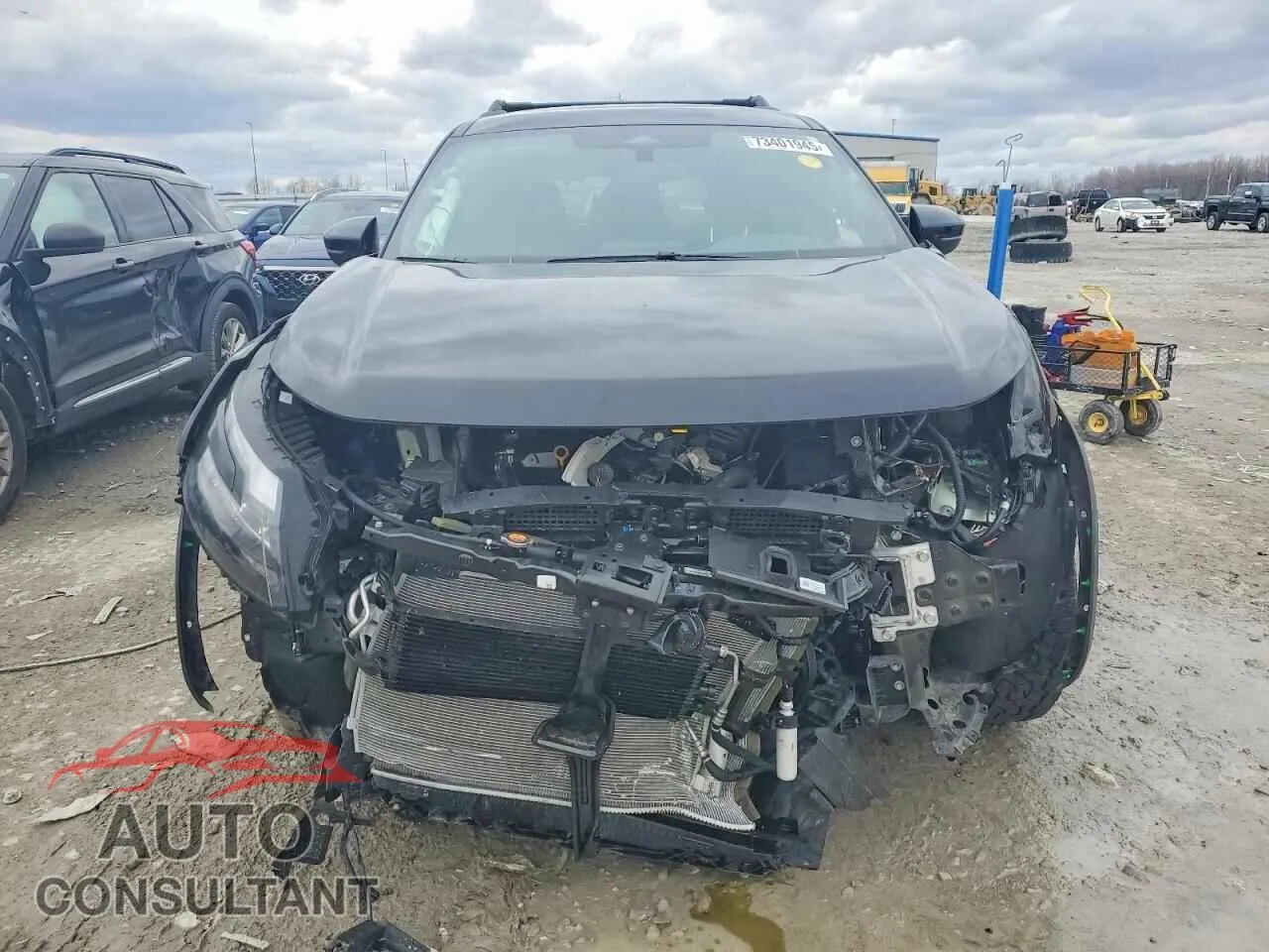 2025 NISSAN PATHFINDER Damaged VIN 5N1DR3BD8SC214904 – interior seats