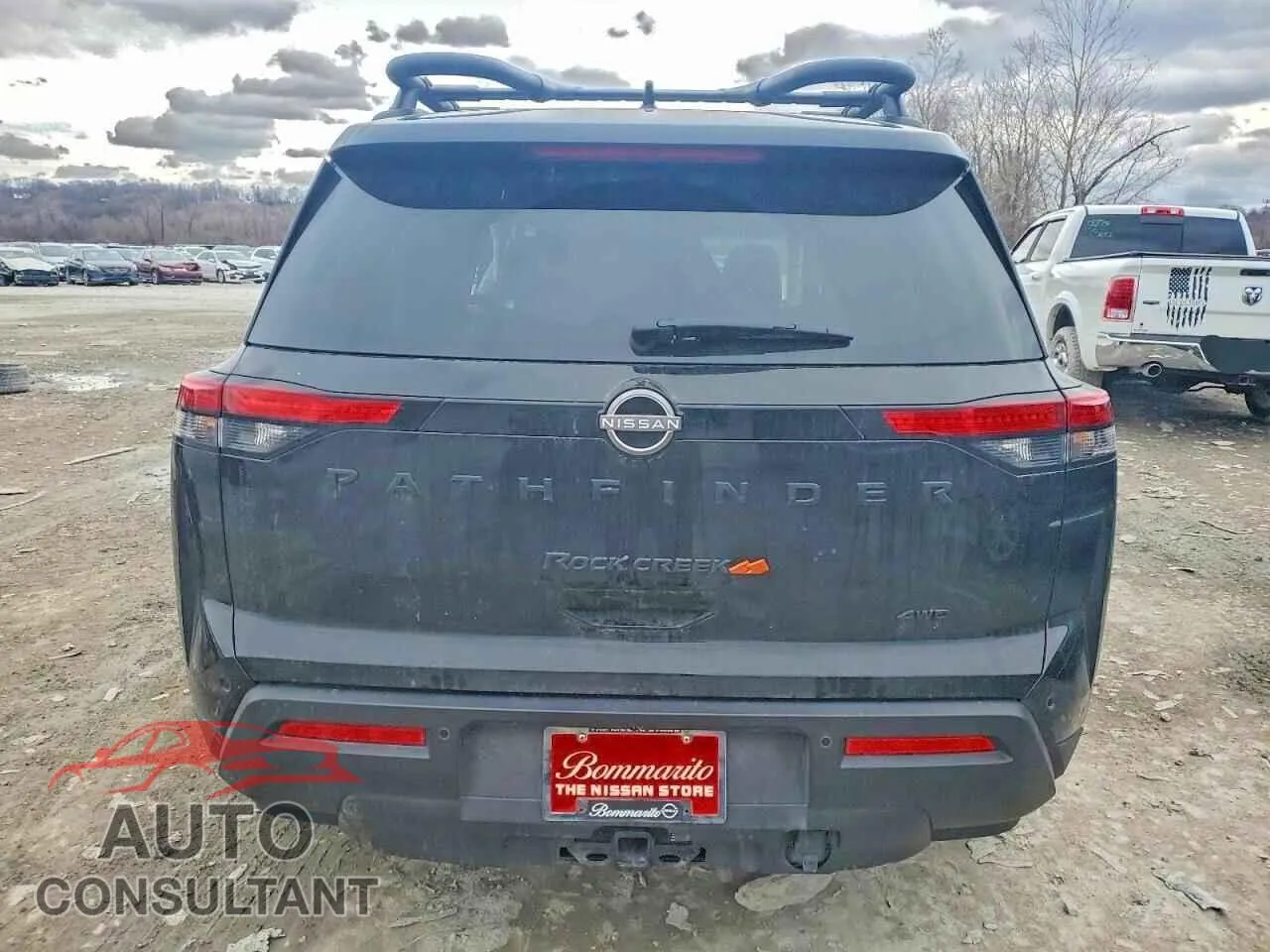 2025 NISSAN PATHFINDER Damaged VIN 5N1DR3BD8SC214904 – engine bay
