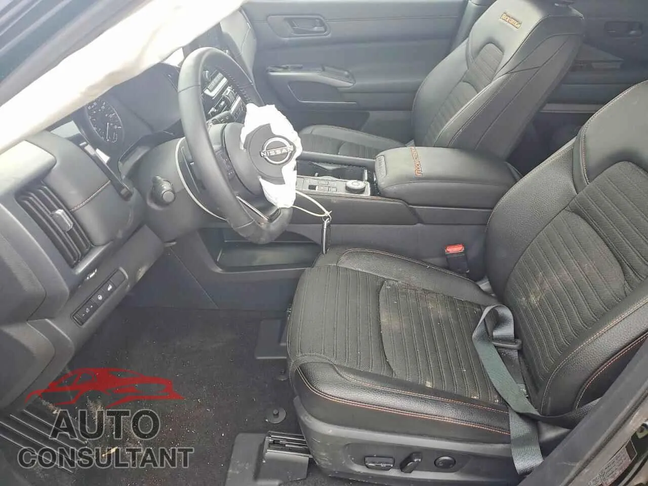 2025 NISSAN PATHFINDER Damaged VIN 5N1DR3BD8SC214904 – exterior detail