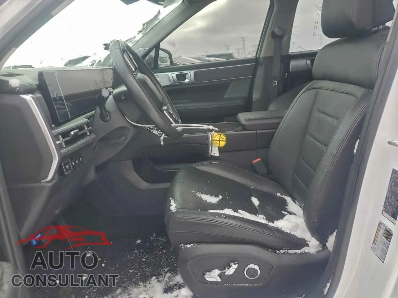 2024 HYUNDAI SANTA FE Damaged VIN 5NMP4DGL7RH043158 – exterior detail 2024 HYUNDAI SANTA FE Damaged VIN 5NMP4DGL7RH043158 – exterior detail