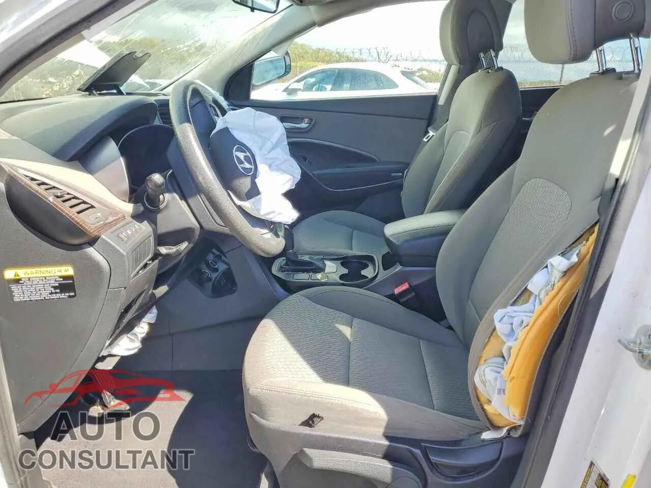 2018 HYUNDAI SANTA FE Damaged VIN 5NMZT3LB5JH068440 – exterior detail