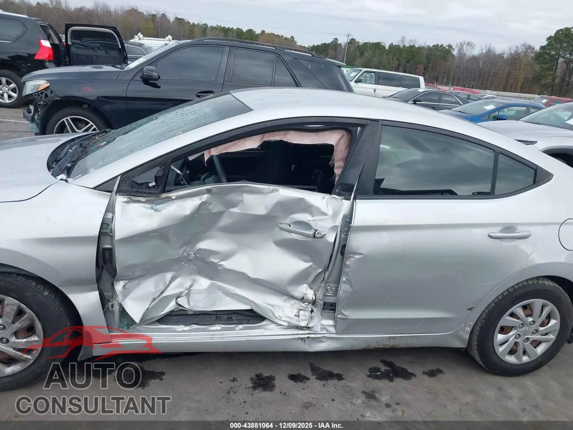 2020 HYUNDAI ELANTRA Damaged VIN 5NPD74LF2LH503492 – engine bay