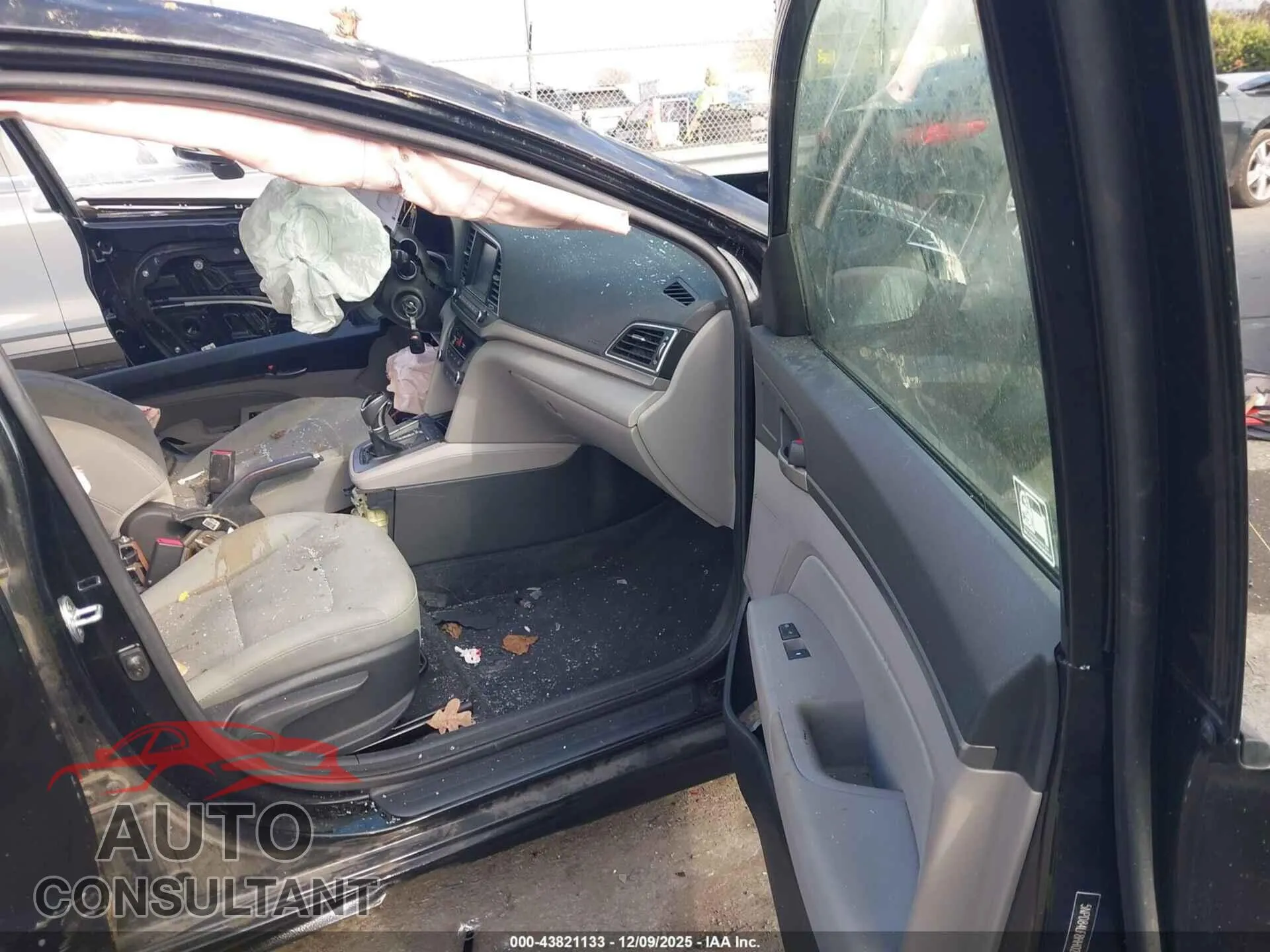 2017 HYUNDAI ELANTRA Damaged VIN 5NPD84LF8HH020173 – interior seats