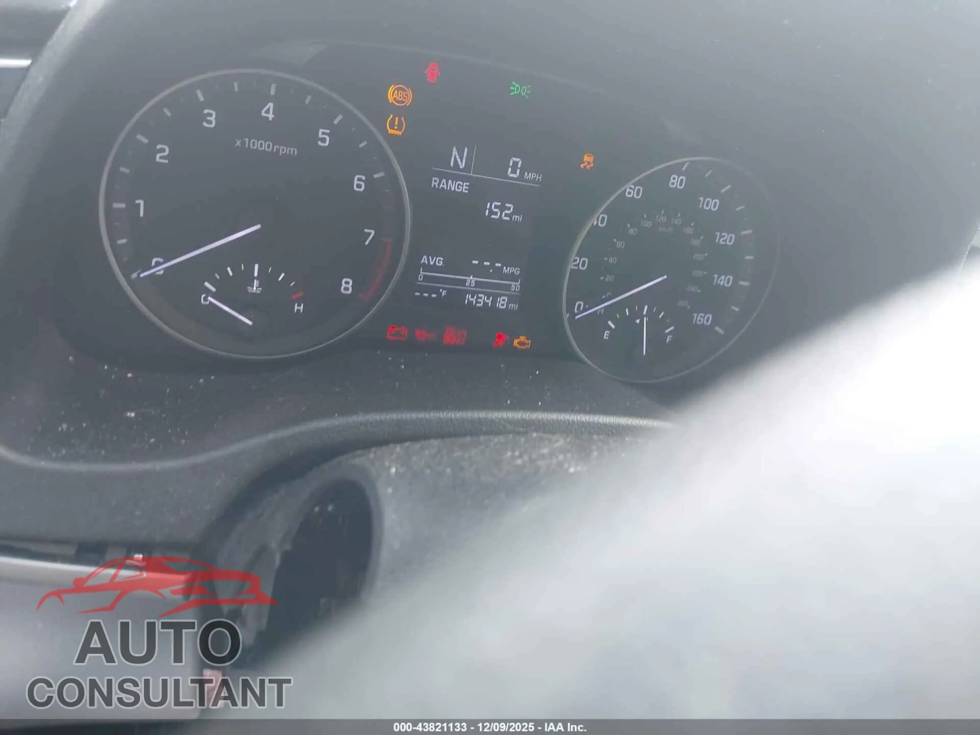2017 HYUNDAI ELANTRA Damaged VIN 5NPD84LF8HH020173 – exterior detail