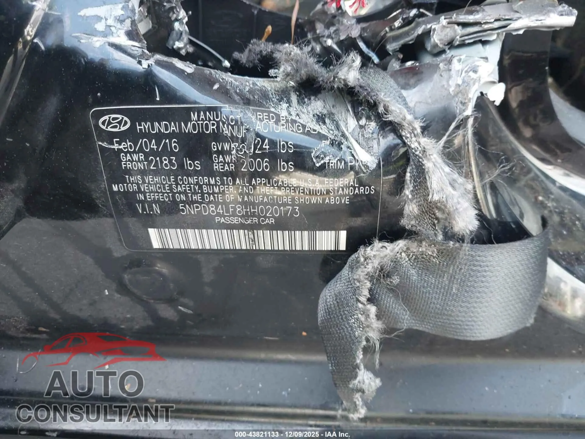 2017 HYUNDAI ELANTRA Damaged VIN 5NPD84LF8HH020173 – trunk area