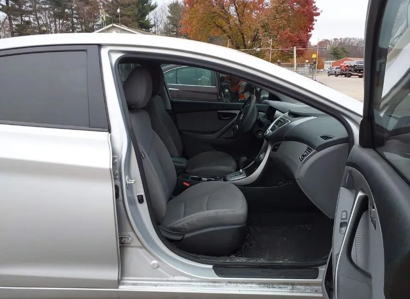 2012 HYUNDAI Elantra Used VIN 5NPDH4AE4CH137235 – exterior detail