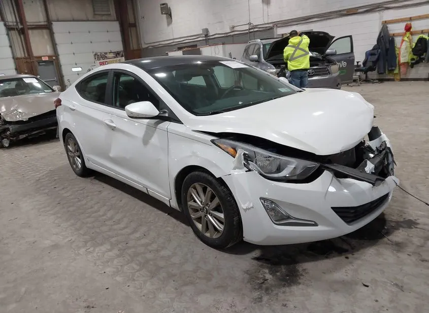 2015 HYUNDAI Elantra Used VIN 5NPDH4AE7FH559035 – photo 16