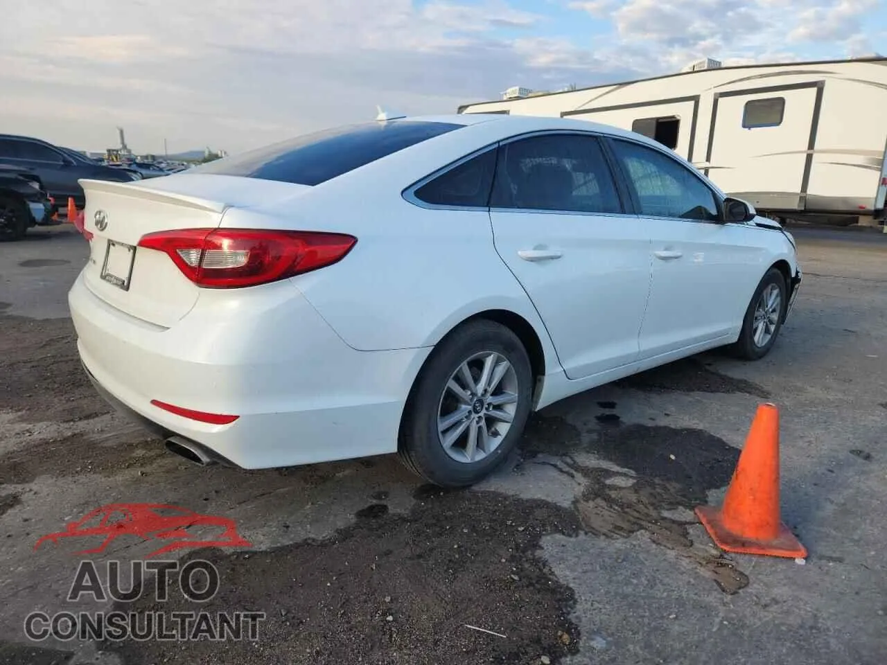 2015 HYUNDAI SONATA Damaged VIN 5NPE24AF8FH219424 – side profile