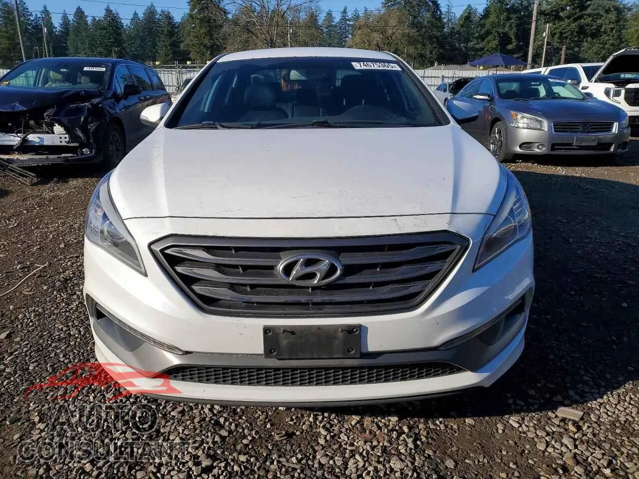 2015 HYUNDAI SONATA Damaged VIN 5NPE34AB9FH084481 – interior seats