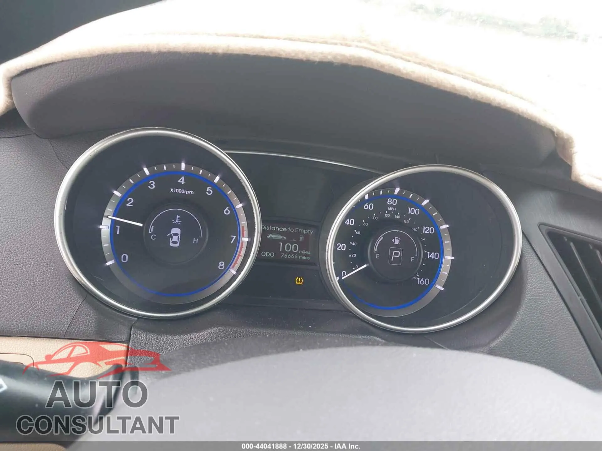 2011 HYUNDAI SONATA Damaged VIN 5NPEB4AC0BH274143 – exterior detail