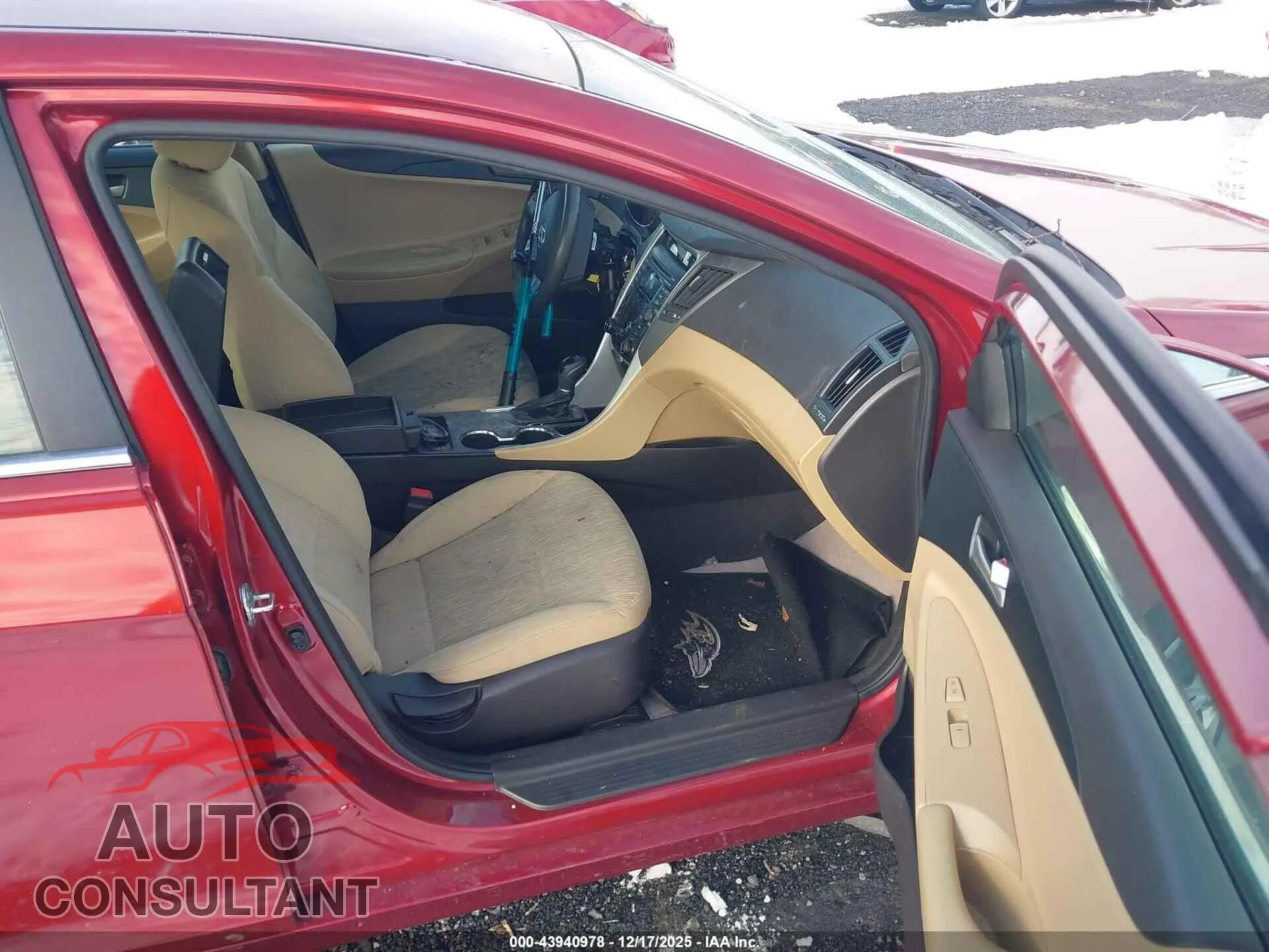 2012 HYUNDAI SONATA Damaged VIN 5NPEB4AC3CH479098 – interior seats