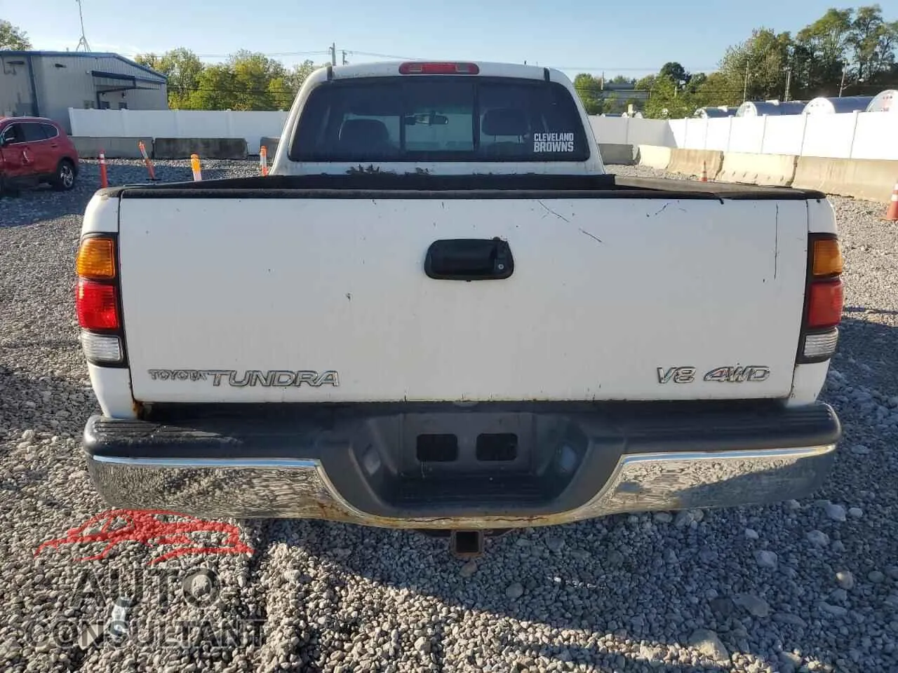 2000 TOYOTA TUNDRA Damaged VIN 5TBBT4810YS040973 – engine bay