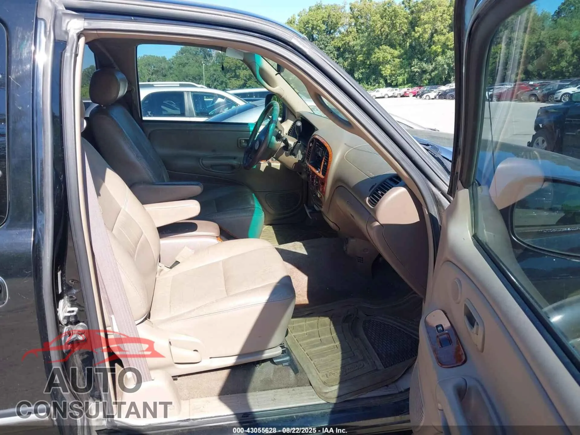 2001 TOYOTA TUNDRA Damaged VIN 5TBBT48111S158097 – interior seats