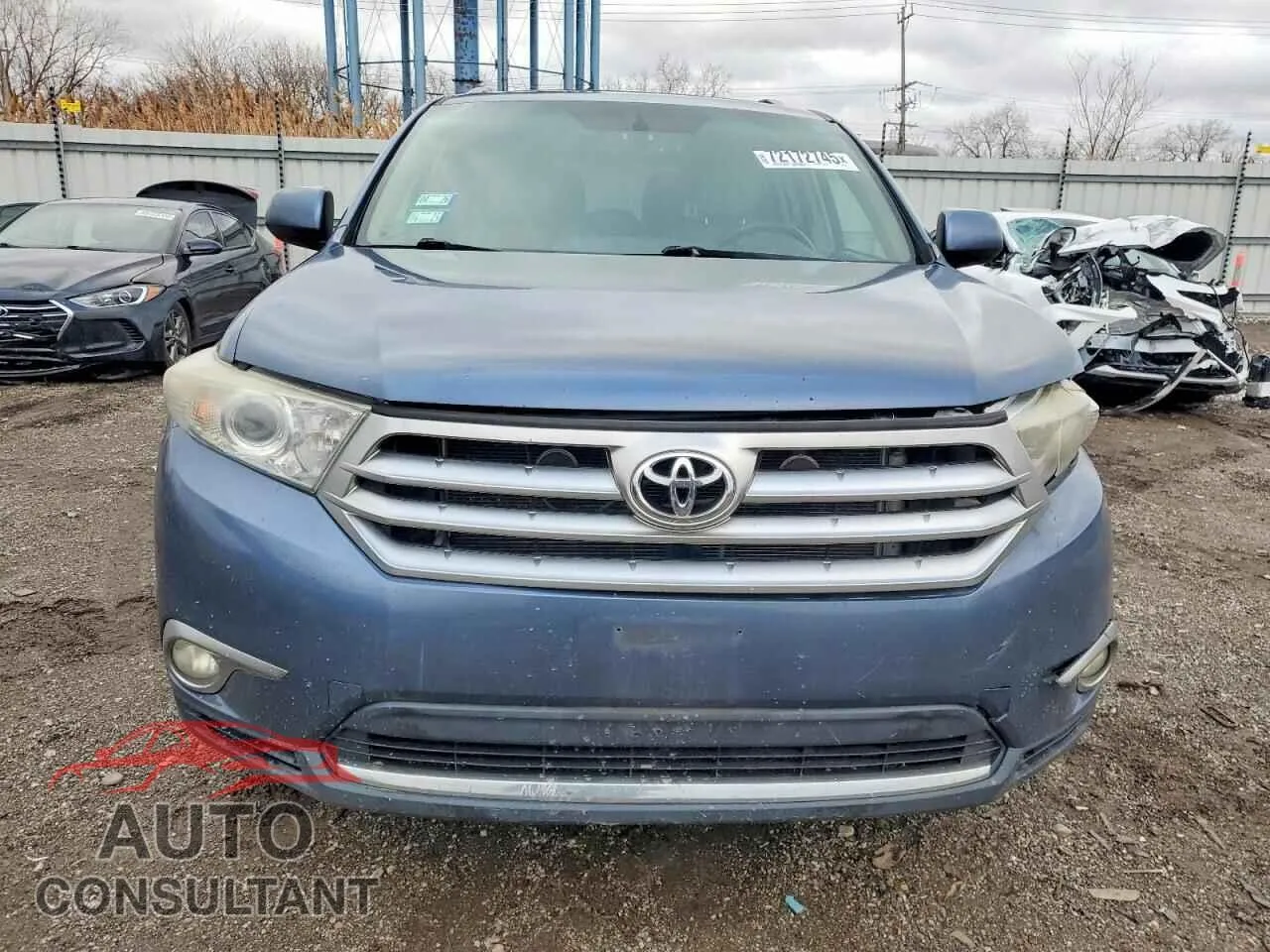 2013 TOYOTA HIGHLANDER Damaged VIN 5TDBK3EH4DS225611 – interior seats