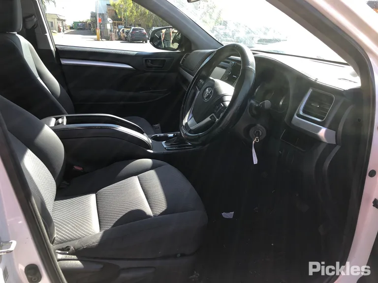 2014 Toyota Kluger Used VIN 5TDBK3FHX0S061578 – engine bay