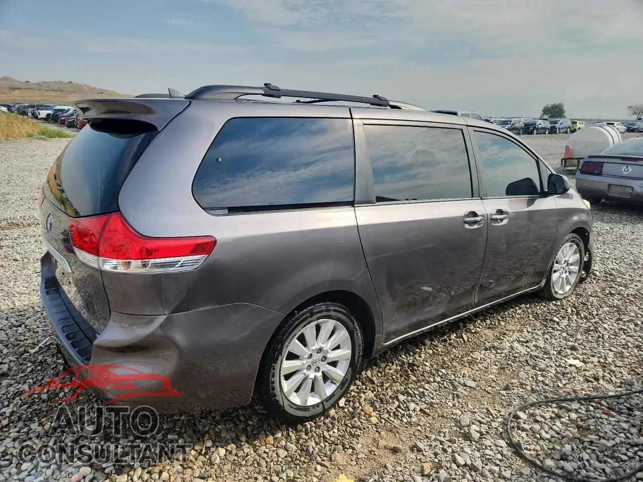 2011 TOYOTA All Models Damaged VIN 5TDDK3DC3BS011818 – side profile