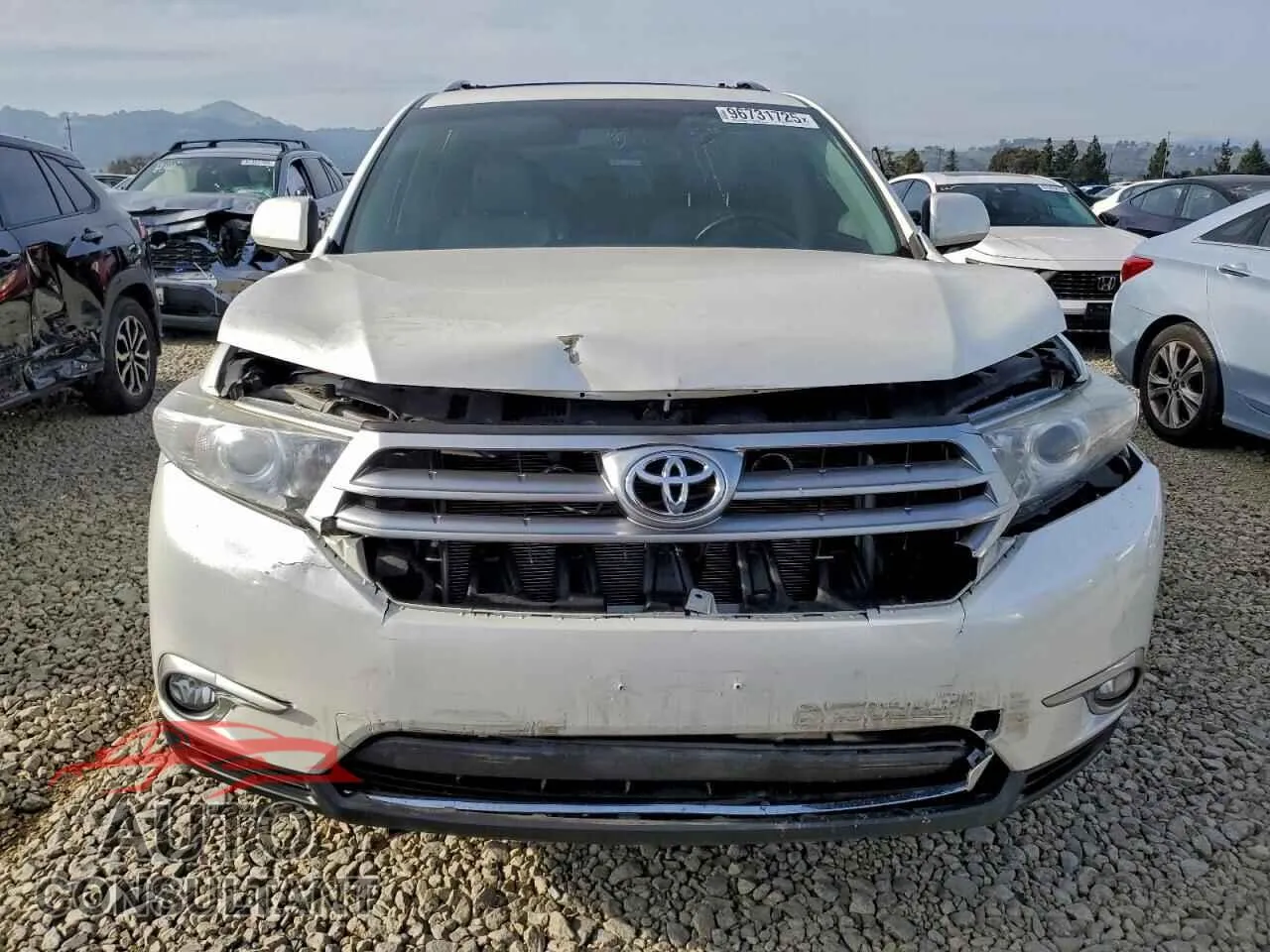 2013 TOYOTA HIGHLANDER Damaged VIN 5TDDK3EH1DS232153 – interior seats