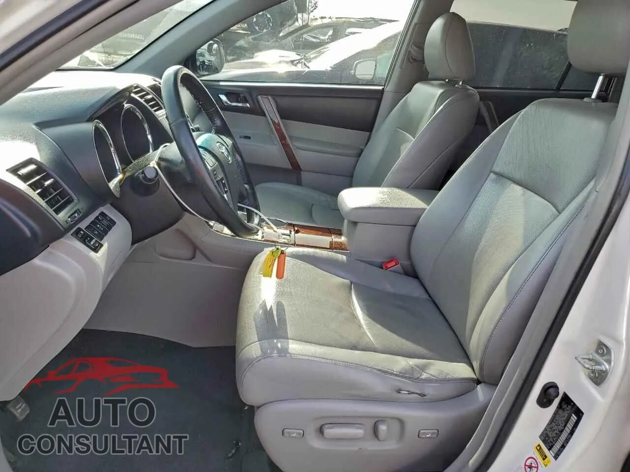 2013 TOYOTA HIGHLANDER Damaged VIN 5TDDK3EH1DS232153 – exterior detail