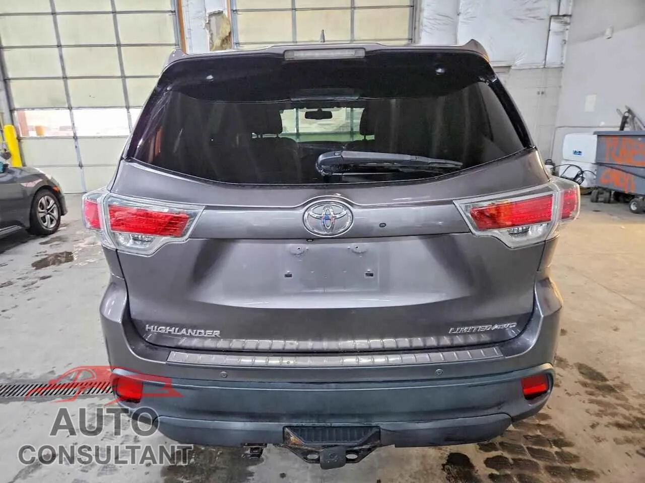 2015 TOYOTA HIGHLANDER Damaged VIN 5TDDKRFH3FS093289 – engine bay 2015 TOYOTA HIGHLANDER Damaged VIN 5TDDKRFH3FS093289 – engine bay