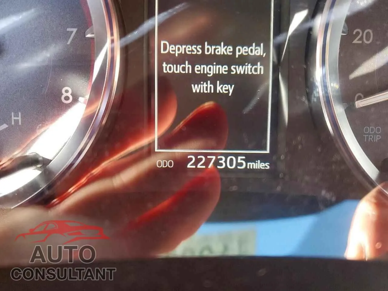 2014 TOYOTA HIGHLANDER Damaged VIN 5TDDKRFH7ES052985 – trunk area