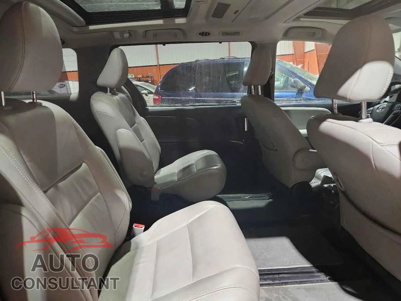 2018 TOYOTA All Models Damaged VIN 5TDDZ3DC4JS205168 – photo 11