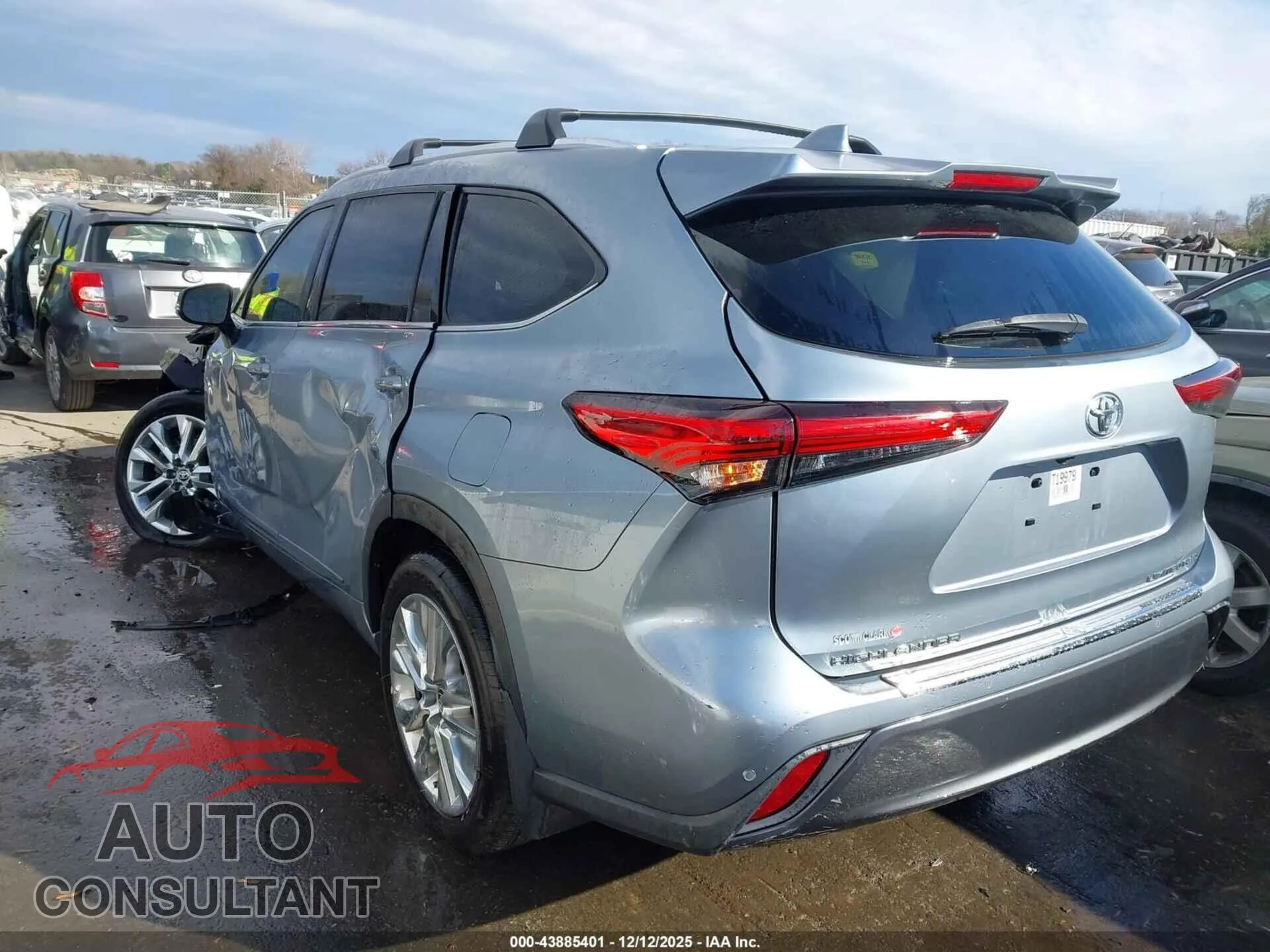 2020 TOYOTA HIGHLANDER Damaged VIN 5TDDZRBH1LS006356 – side profile