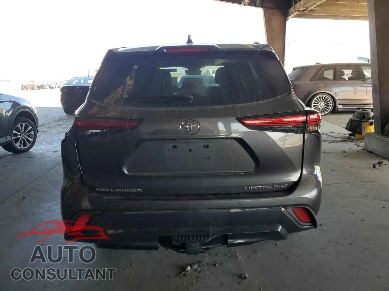 2022 TOYOTA HIGHLANDER Damaged VIN 5TDDZRBH1NS247630 – engine bay