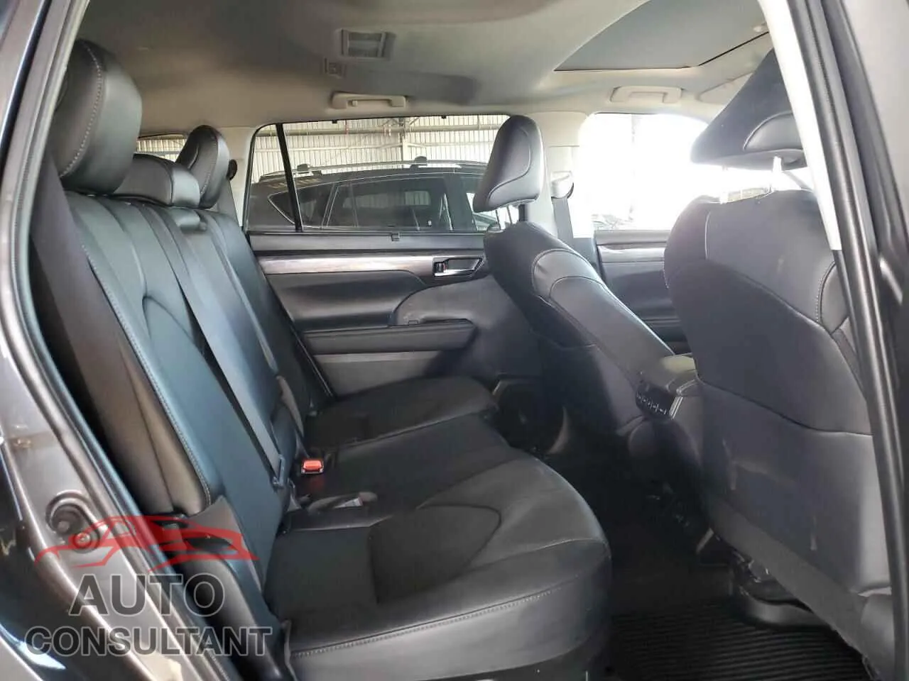 2022 TOYOTA HIGHLANDER Damaged VIN 5TDDZRBH1NS247630 – photo 11