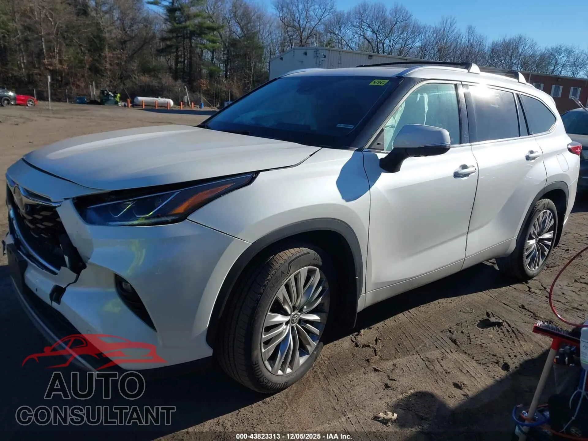 2020 TOYOTA HIGHLANDER Damaged VIN 5TDFZRBH9LS050467 – rear exterior