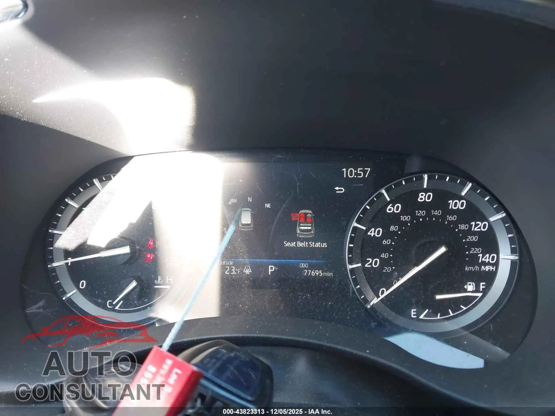 2020 TOYOTA HIGHLANDER Damaged VIN 5TDFZRBH9LS050467 – exterior detail