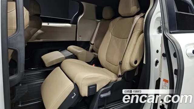 2024 Toyota Sienna 4th Gen 2.5 Hybrid 2WD Sold VIN 5TDGRKEC0RS205623 – side profile