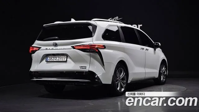 2024 Toyota Sienna 4th Gen 2.5 Hybrid 2WD Sold VIN 5TDGRKEC0RS205623 – odometer reading