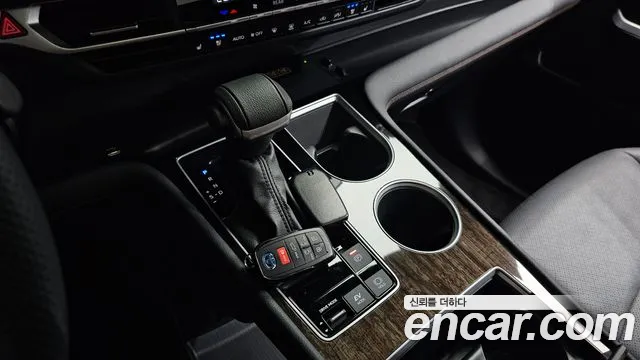 2025 Toyota Sienna 4th Gen 2.5 Hybrid AWD Sold VIN 5TDGSKFC5SS174555 – exterior detail