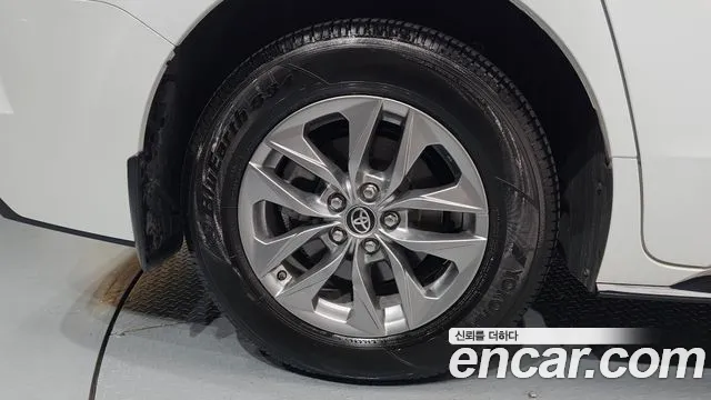 2025 Toyota Sienna 4th Gen 2.5 Hybrid AWD Sold VIN 5TDGSKFC5SS174555 – undercarriage